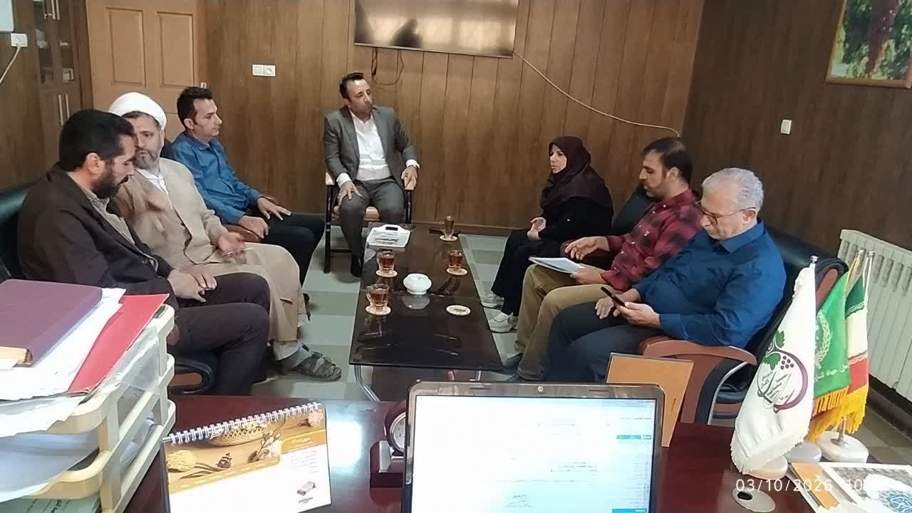 بازدید مدیر امور اداری از مدیریت جهاد کشاورزی شهرستان تاکستان