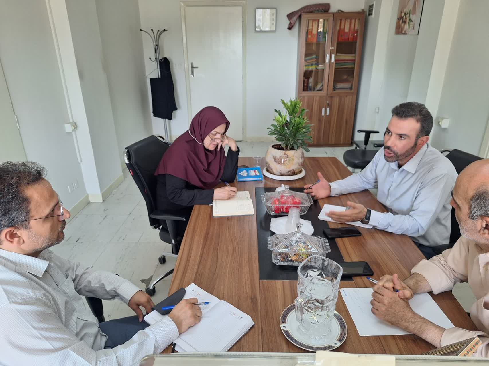 بررسی بخشنامه‌های امور پرسنلی در جلسه هفتگی معاونت امور شاغلین و بازنشستگان
